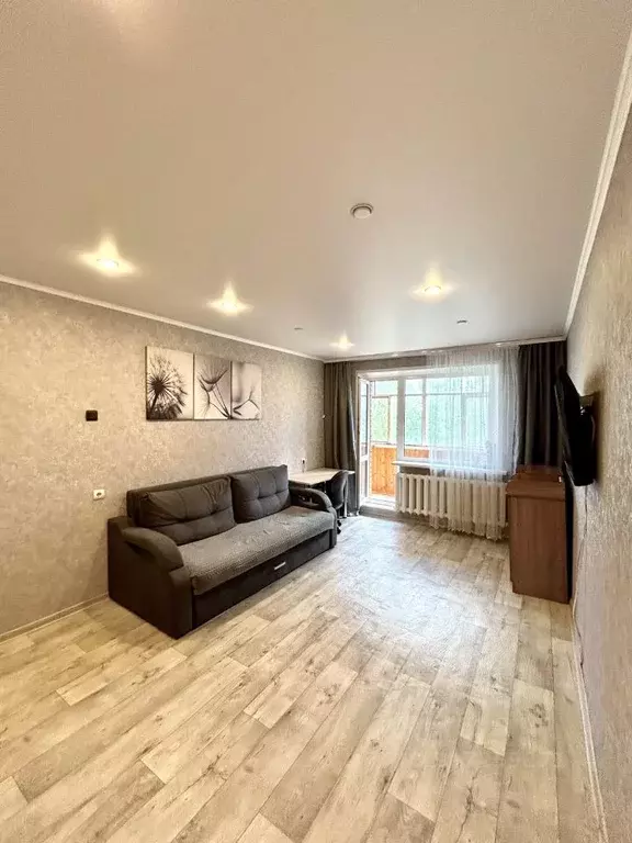 2-к кв. Ульяновская область, Ульяновск ул. Димитрова, 10 (54.0 м) - Фото 1