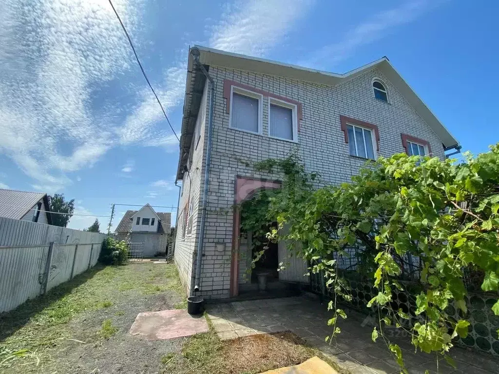 Дом в Брянская область, Карачев Октябрьская ул. (248 м) - Фото 1