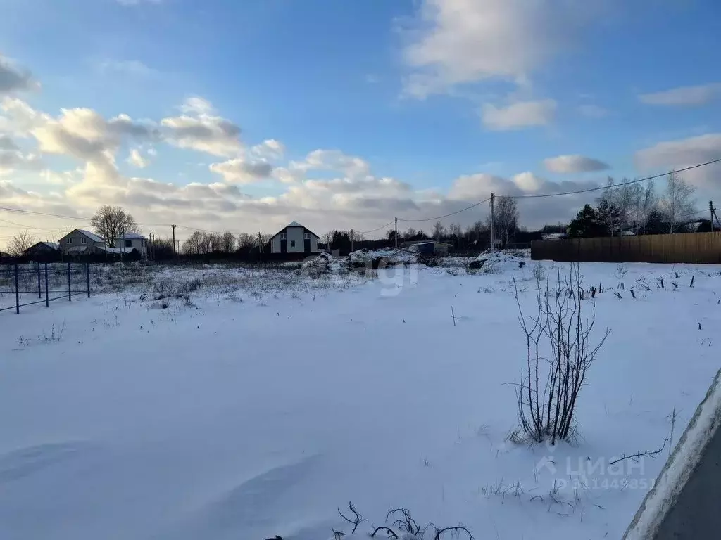 Участок в Московская область, Серпухов городской округ, д. Калиновские ... - Фото 0