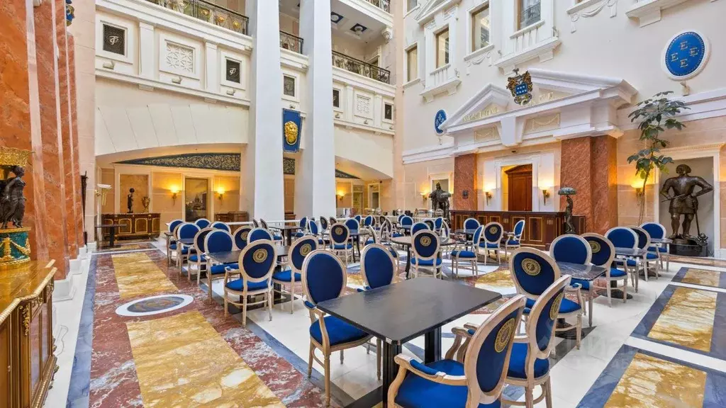 Торговая площадь в Санкт-Петербург наб. Реки Мойки, 59 (448 м) - Фото 1