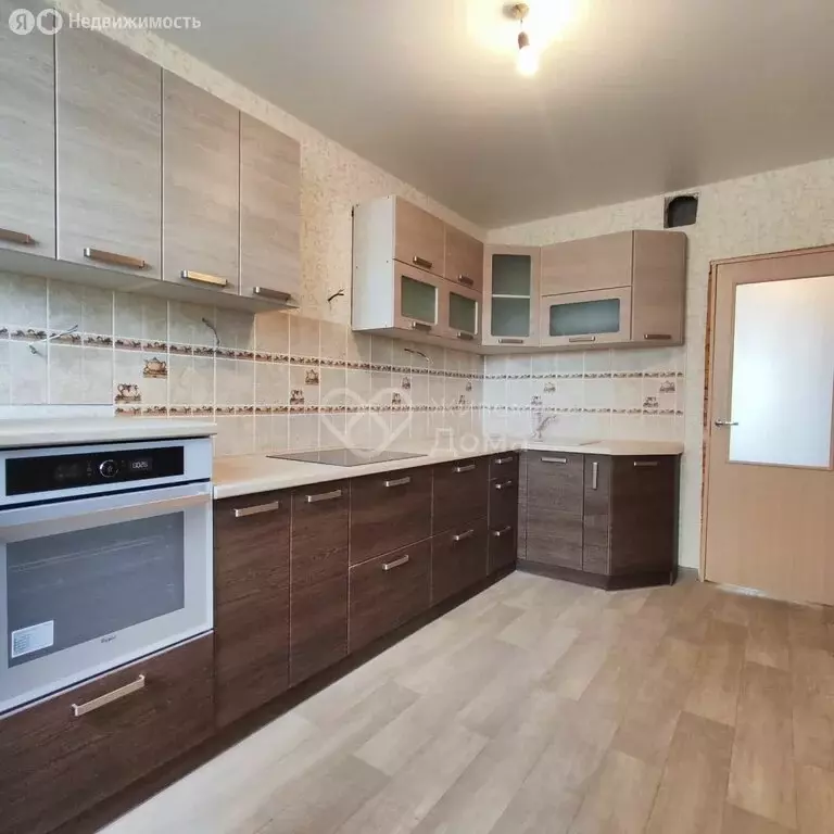 3-комнатная квартира: Волгоград, район Семь Ветров, бульвар 30-летия ... - Фото 0