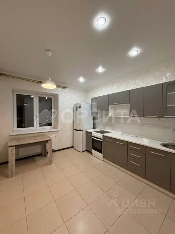 1-к кв. Тюменская область, Тюмень ул. Мебельщиков, 6 (42.2 м) - Фото 1