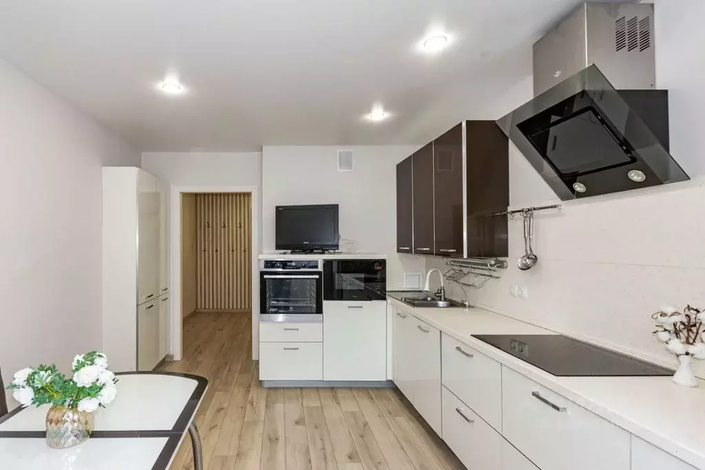 2-к кв. Свердловская область, Екатеринбург ул. М.Н. Михеева, 8 (62.0 ... - Фото 1