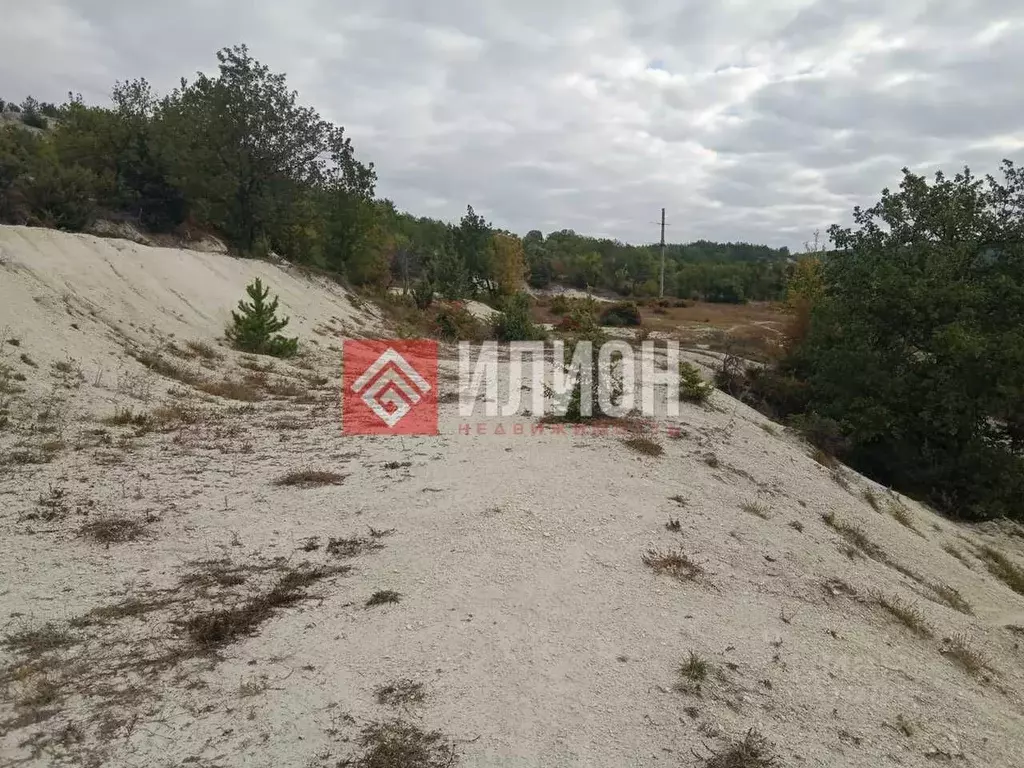 Участок в Крым, Бахчисарайский район, Куйбышево пгт ул. 40 лет Победы ... - Фото 2