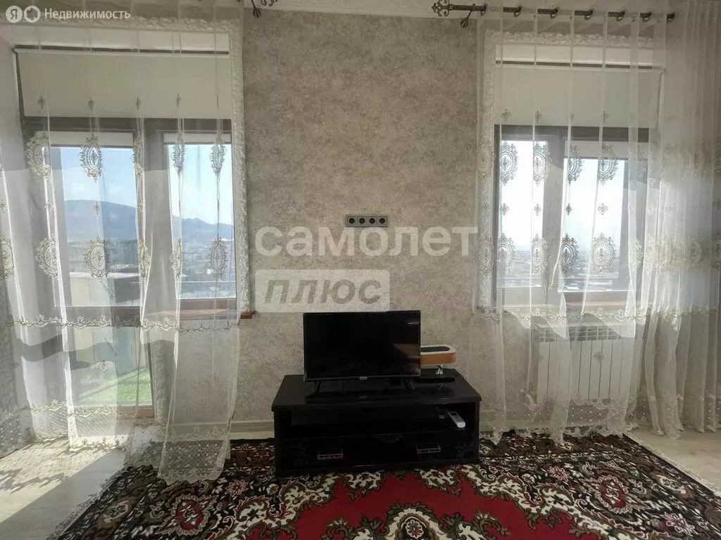 2-комнатная квартира: Махачкала, улица Гаджи Алибегова, 90 (75 м) - Фото 2