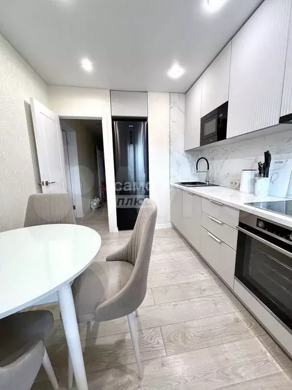 2-к. квартира, 60 м, 2/14 эт. - Фото 0