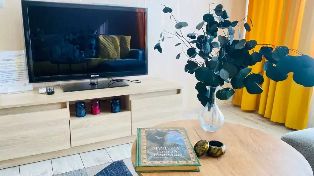 2-к кв. Тюменская область, Тюмень ул. 50 лет Октября, 57В (48.0 м) - Фото 1