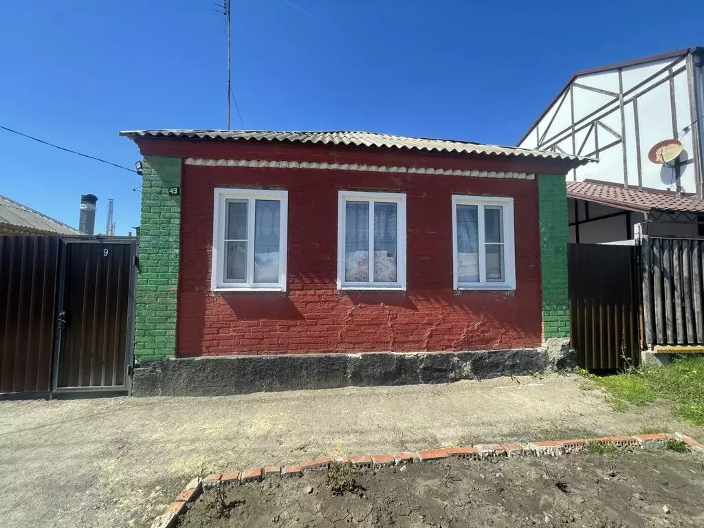 Дом в Ростовская область, Миллерово ул. 14-го съезда ВЛКСМ, 49 (43 м) - Фото 1