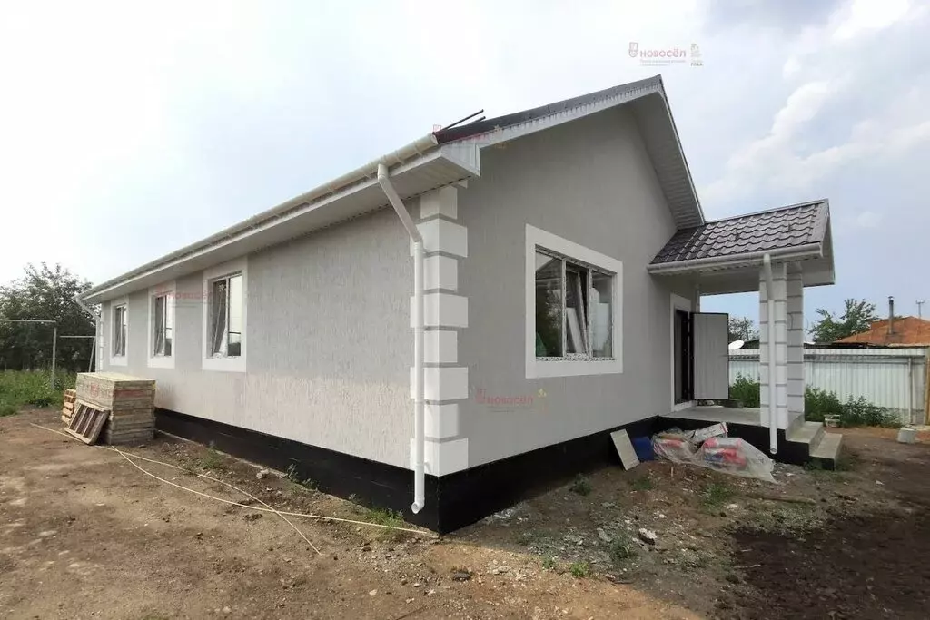 Дом в посёлок Бобровский, улица Ленина, 102 (112 м) - Фото 1