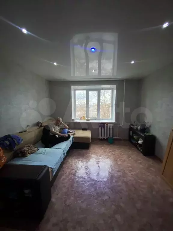Комната 13,6 м в 4-к., 5/9 эт. - Фото 0