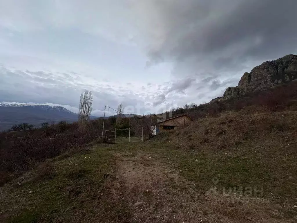 Участок в Крым, Алушта муниципальный округ, с. Лучистое ул. Горная ... - Фото 0