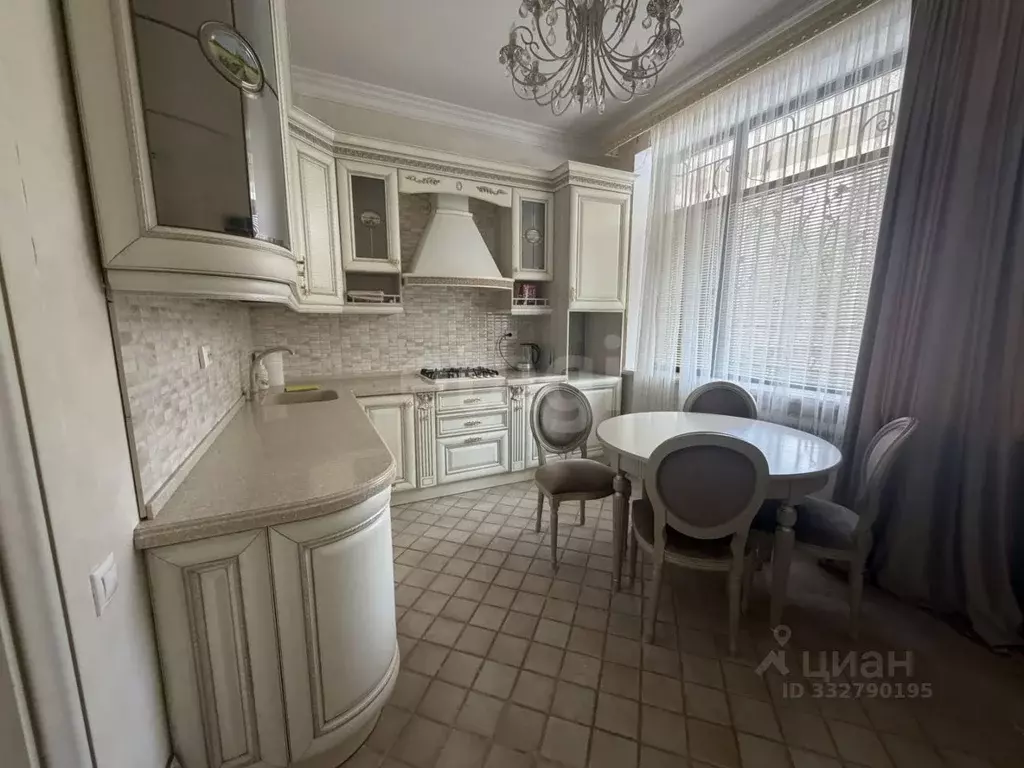 2-к кв. Дагестан, Махачкала ул. Титова, 68 (73.0 м) - Фото 0