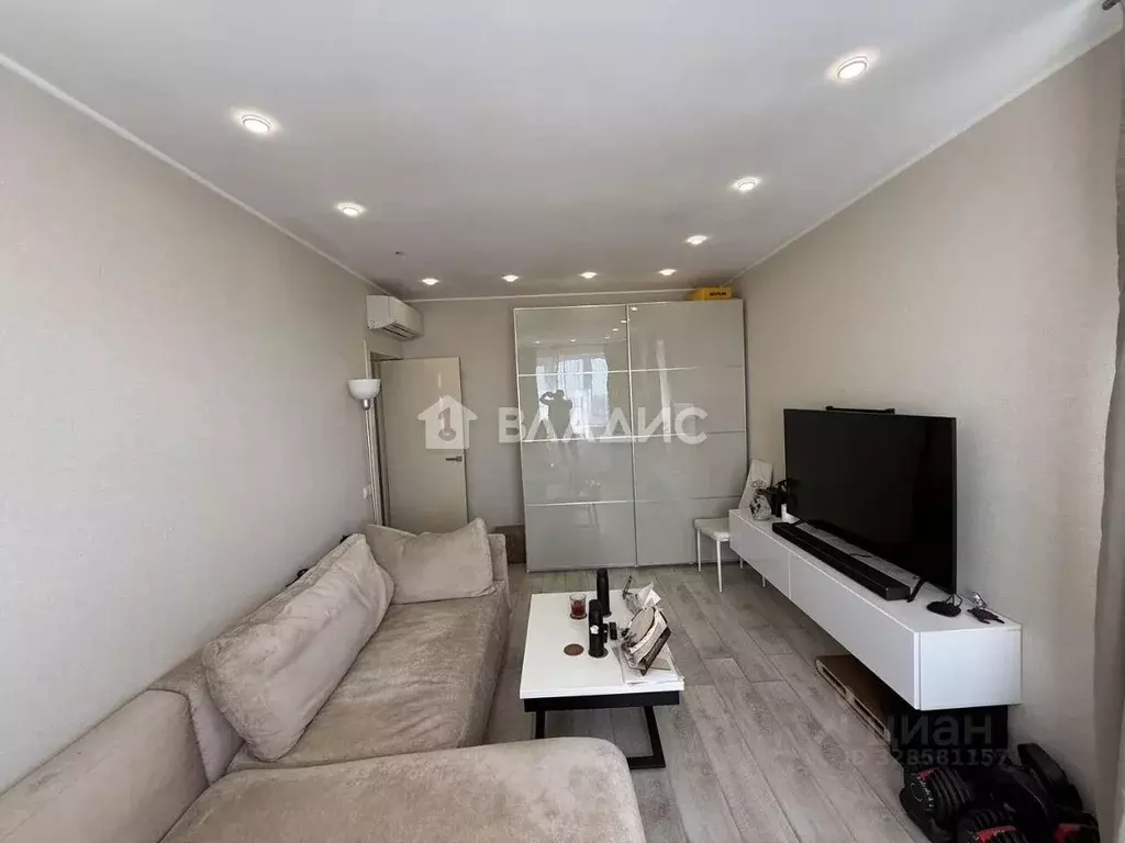 2-к кв. Московская область, Лобня Центральная ул., 8 (57.6 м) - Фото 1