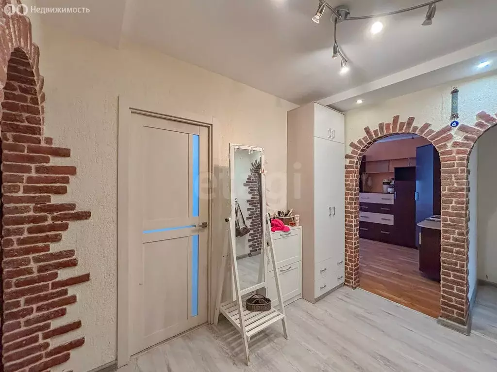 3-комнатная квартира: Псков, улица Майора Доставалова, 7 (67.5 м) - Фото 1