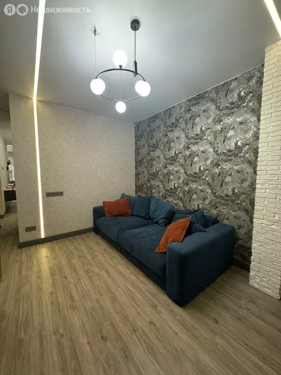 3-комнатная квартира: Якутск, улица Кирова, 17к5 (79 м) - Фото 1