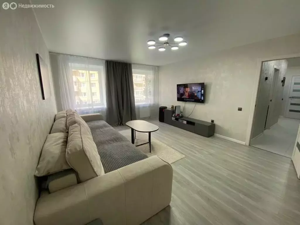 2-комнатная квартира: Смоленск, Краснинское шоссе, 32 (60 м) - Фото 1