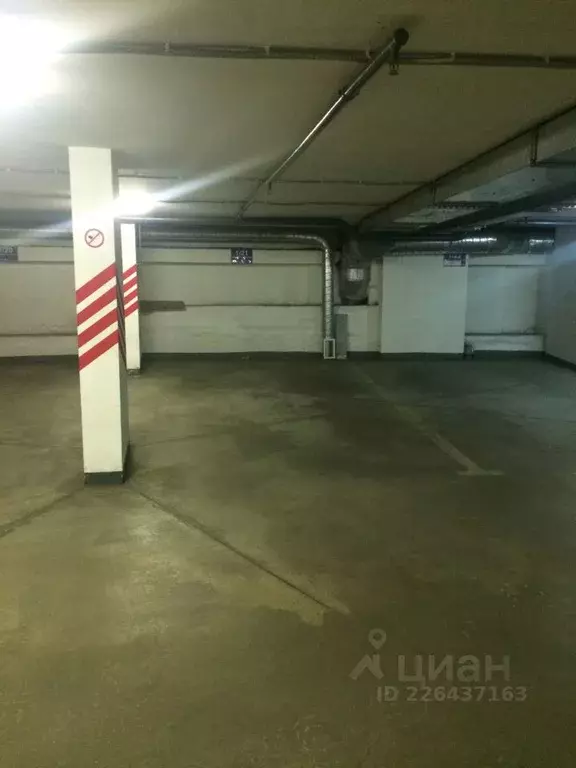 Гараж в Санкт-Петербург ул. Большая Зеленина, 8к2 (15 м) - Фото 1