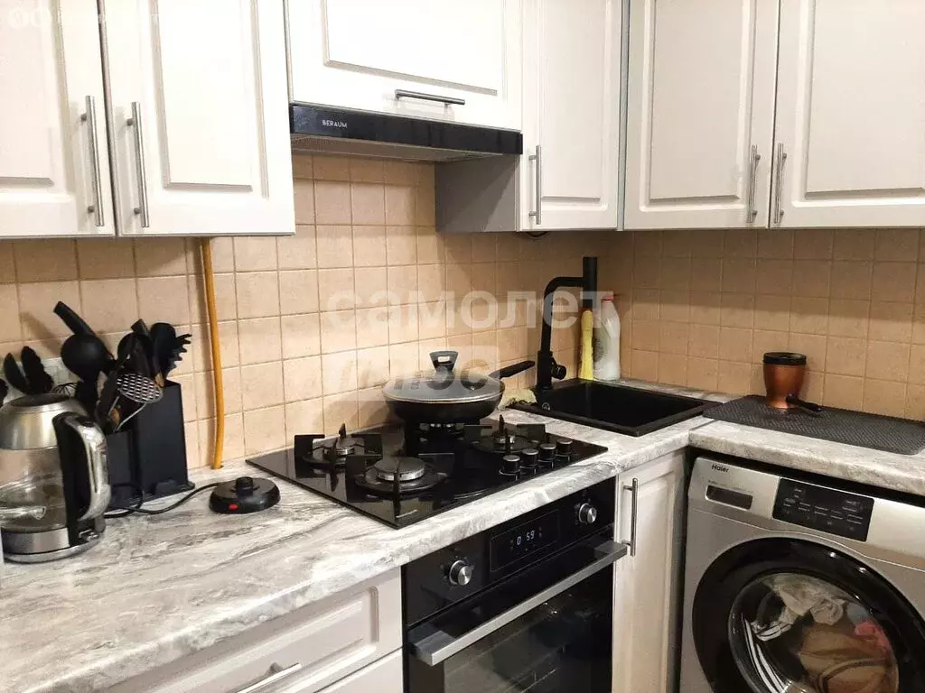 3-комнатная квартира: Тихорецк, Октябрьская улица, 108 (55.1 м) - Фото 1