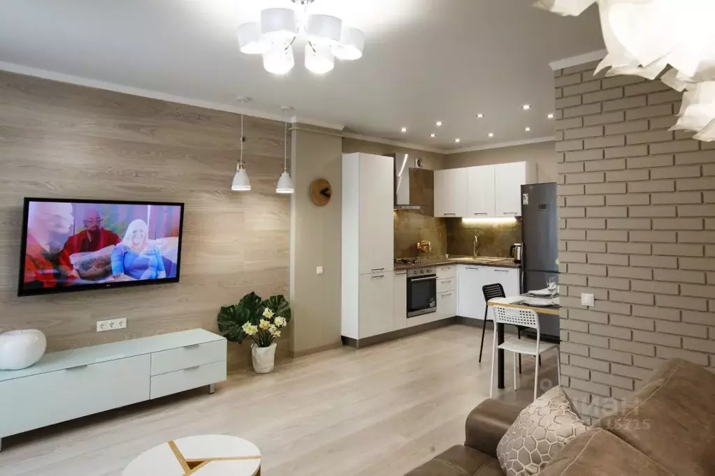 2-к кв. Татарстан, Казань ул. Чернышевского, 16 (65.0 м) - Фото 2
