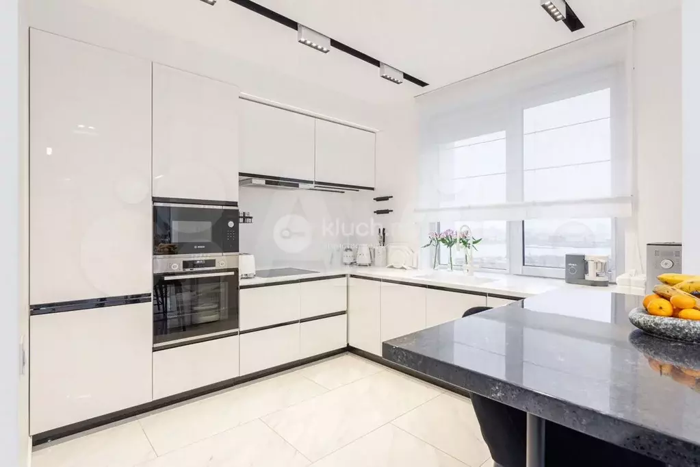 2-к. квартира, 60 м, 14/23 эт. - Фото 0