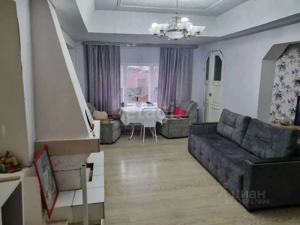 Дом в Новосибирская область, Искитим ул. Лазо, 9 (250 м) - Фото 1