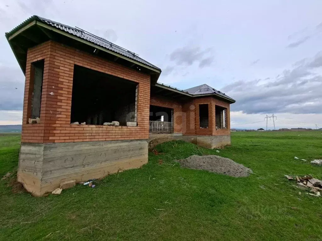 Дом в Ингушетия, Малгобекский район, Пседах с/пос, с. Пседах ул. ... - Фото 1