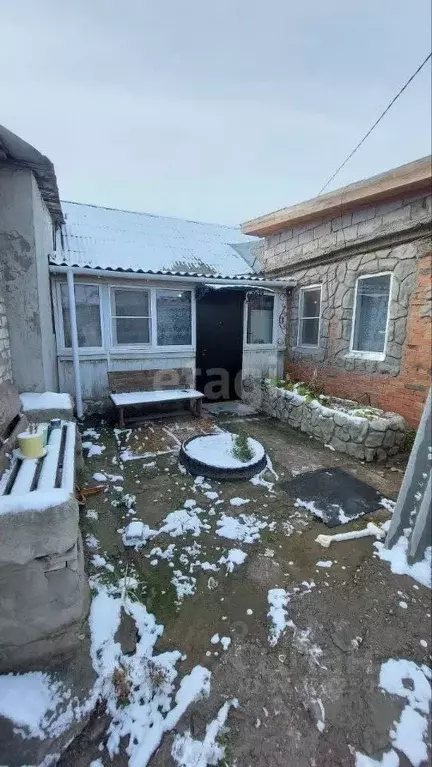 Дом в Волгоградская область, Средняя Ахтуба рп ул. Кавказская, 1 (61 ... - Фото 1