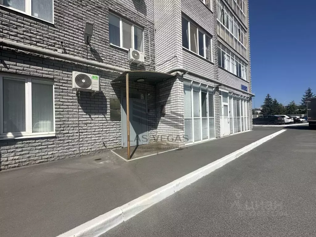 Помещение свободного назначения в Татарстан, Казань ул. Хади Такташа, ... - Фото 0