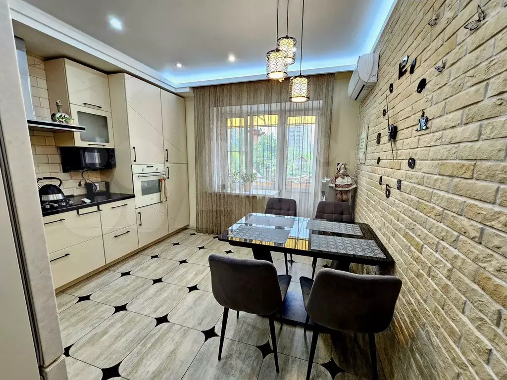 2-к. квартира, 78 м, 2/7 эт. - Фото 0