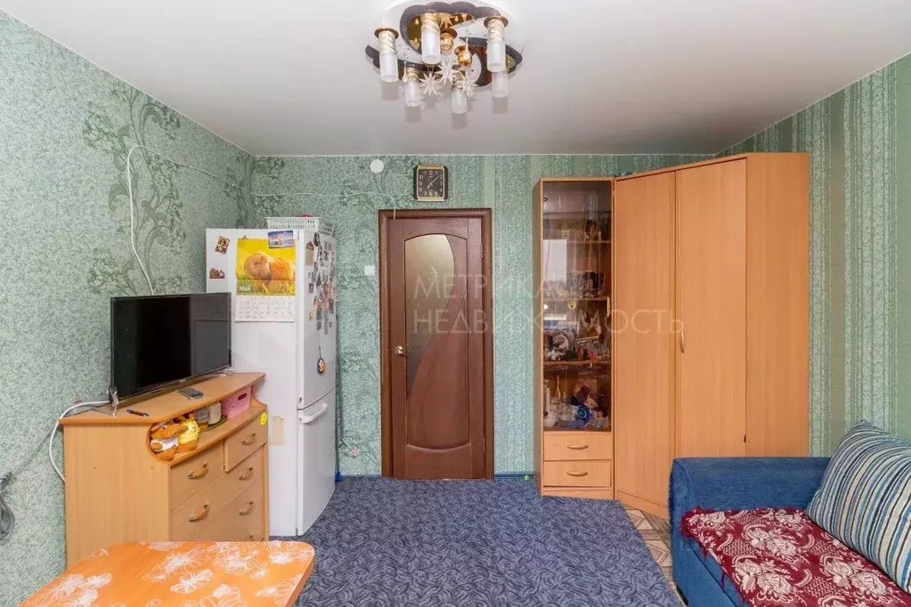 2-к кв. Тюменская область, Тюмень ул. 50 лет Октября, 63а (36.0 м) - Фото 0