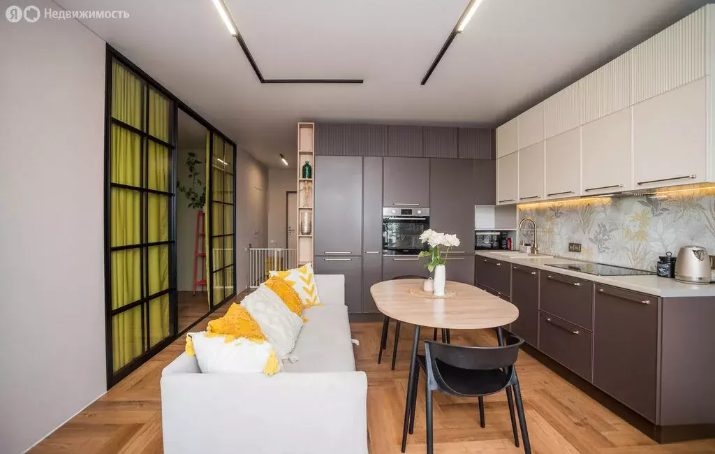 2-комнатная квартира: Челябинск, улица Энгельса, 4 (57.4 м) - Фото 1