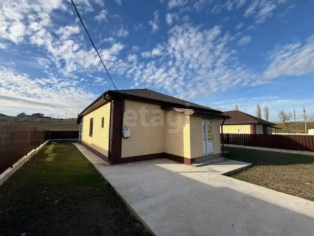 Дом в Чистенское сельское поселение, село Новозбурьевка, Солнечная ... - Фото 1