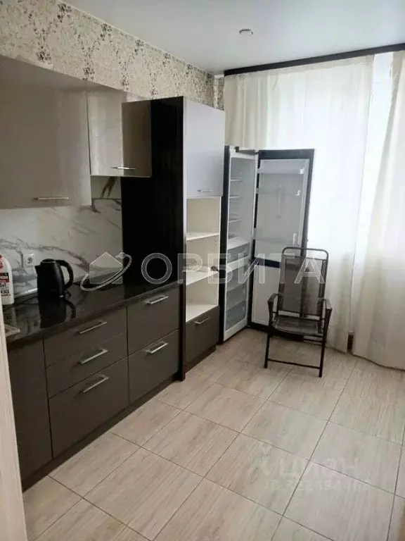 2-к кв. Тюменская область, Тюмень ул. Фармана Салманова, 6 (49.9 м) - Фото 1