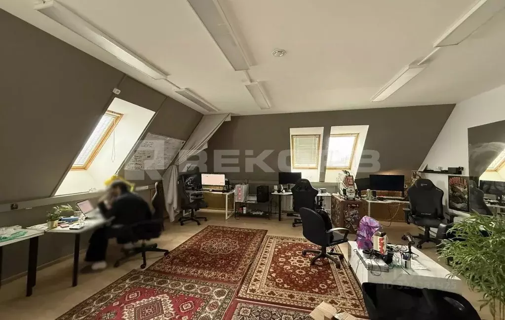 Офис в Санкт-Петербург 7-я Васильевского острова линия, 44 (61 м) - Фото 1