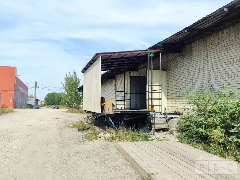 Склад в Саратовская область, Саратов Универсальная ул., 10А (2027 м) - Фото 1