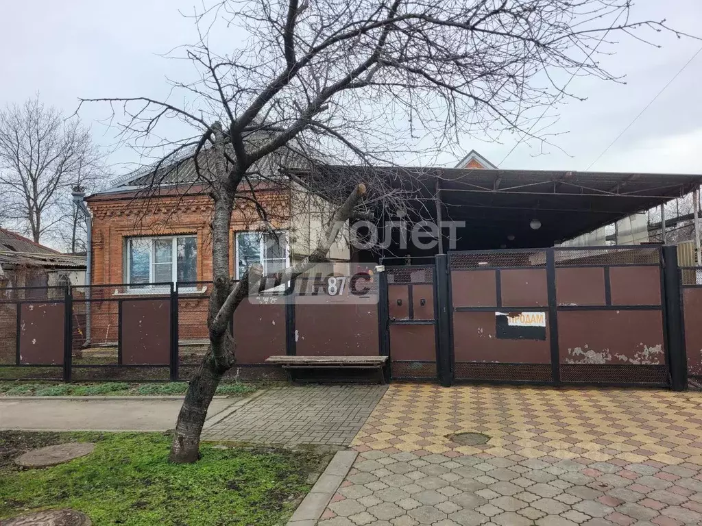 Дом в Краснодарский край, Динская ст-ца ул. Кирпичная, 87 (200 м) - Фото 1