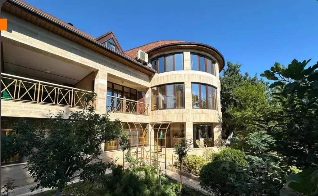 Дом в Краснодарский край, Сочи Малый Ахун мкр, ул. Светлая, 3Г (550 м) - Фото 1