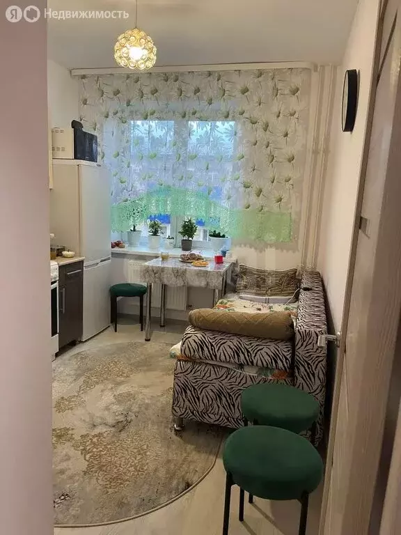 1-комнатная квартира: село Абатское, улица Лермонтова, 11 (30 м) - Фото 1