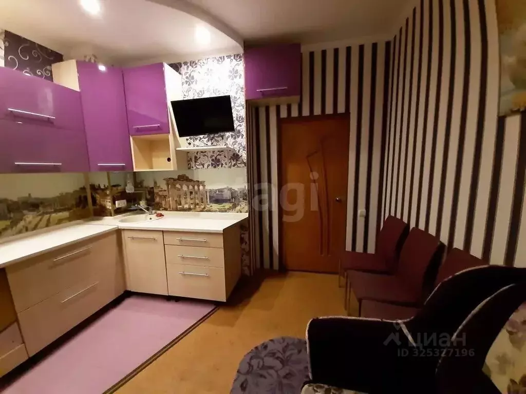 Комната Ханты-Мансийский АО, Сургут ул. Ивана Захарова, 10 (17.0 м) - Фото 2