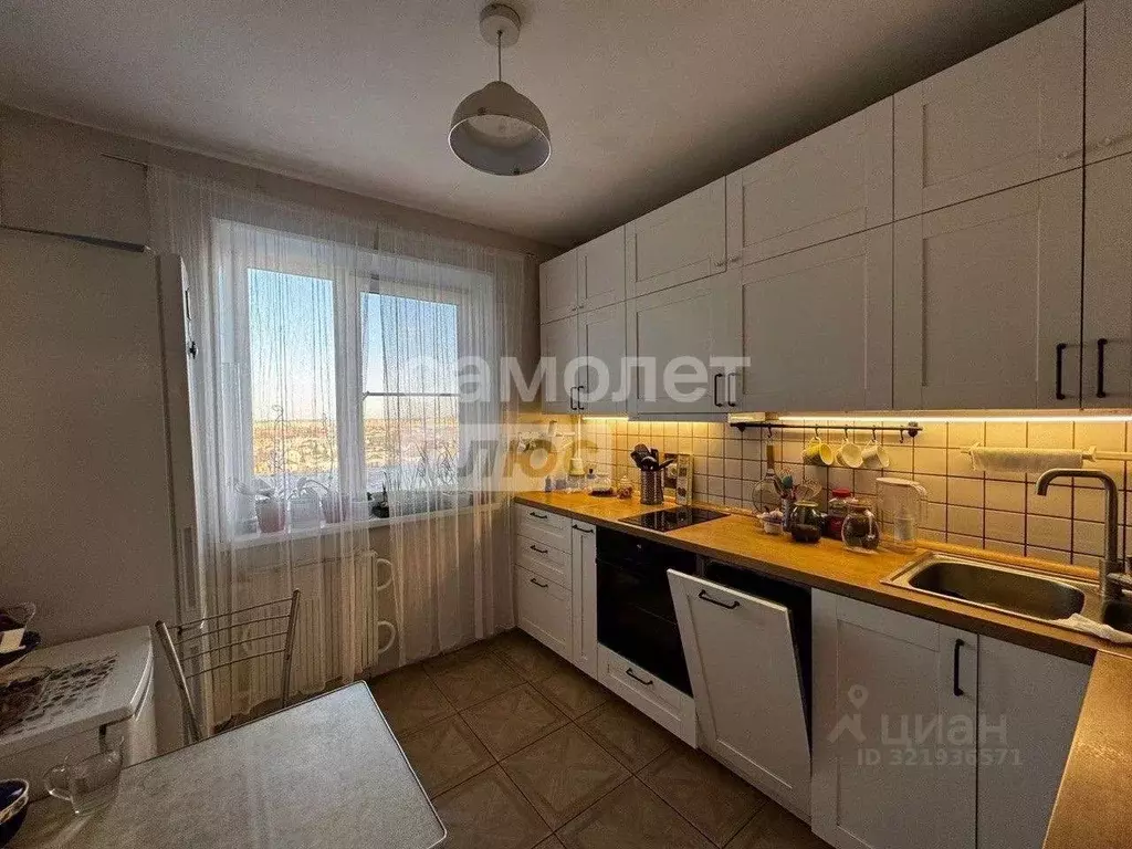 2-к кв. Челябинская область, Челябинск Октябрьская ул., 1 (58.1 м) - Фото 0