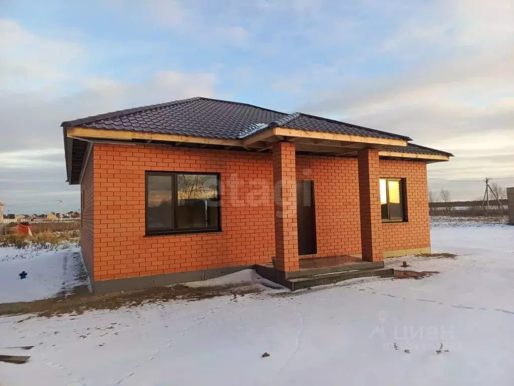 Дом в Тюменская область, Тюменский муниципальный округ, д. Якуши ул. ... - Фото 1