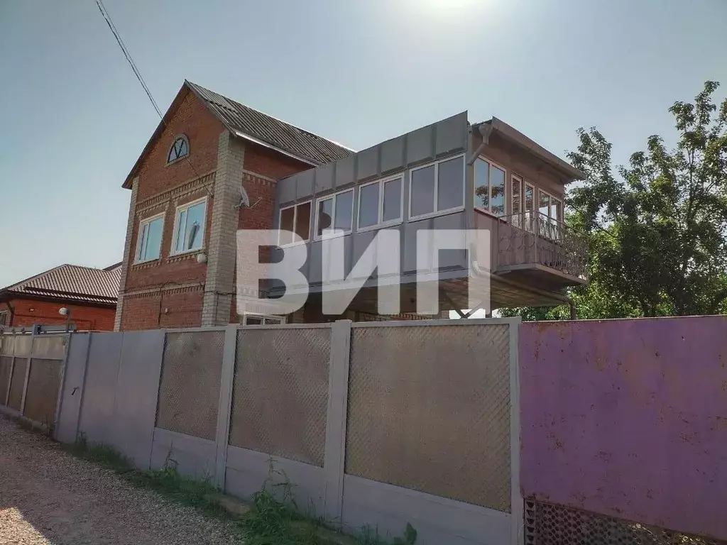 Дом в Краснодарский край, Армавир ул. Каспарова (100 м) - Фото 0