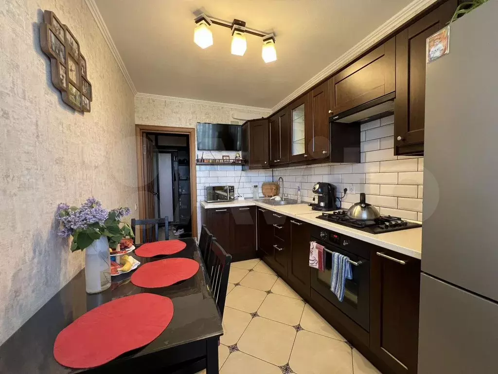 2-к. квартира, 58 м, 8/8 эт. - Фото 1