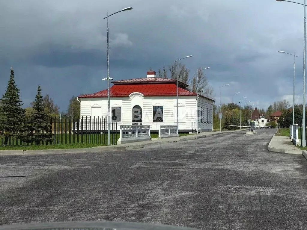 Участок в Санкт-Петербург, Санкт-Петербург, Петергоф Ропшинское ш., 17 ... - Фото 0