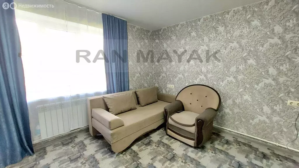 2-комнатная квартира: Каменномостский, улица Карла Маркса, 52 (42.4 м) - Фото 1
