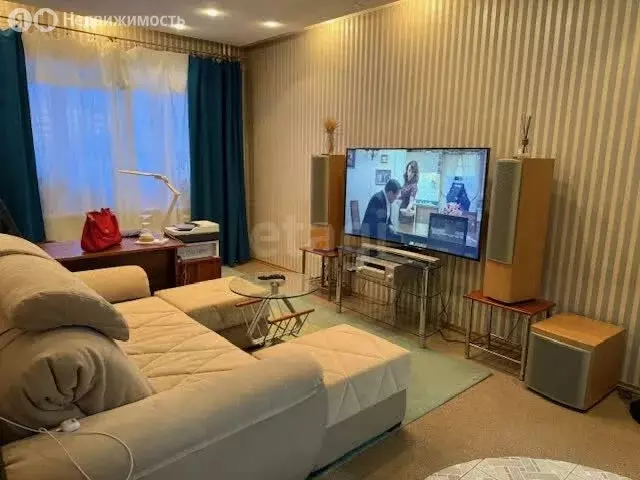 4-комнатная квартира: Новый Уренгой, район Северная Жилая Часть, ... - Фото 1