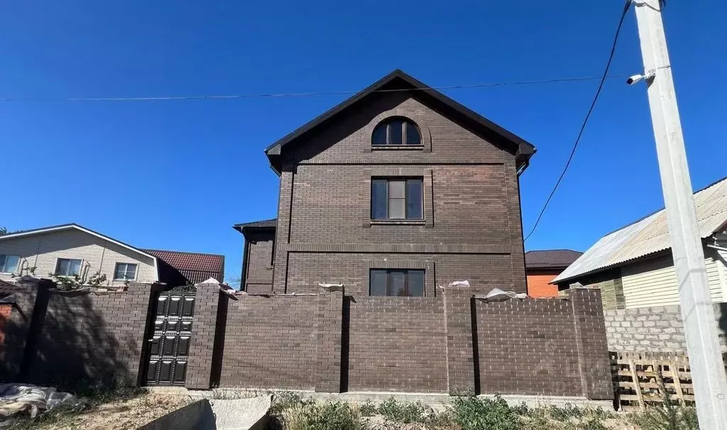 Коттедж в Астраханская область, Астрахань Аткарская ул., 21А (312 м) - Фото 0