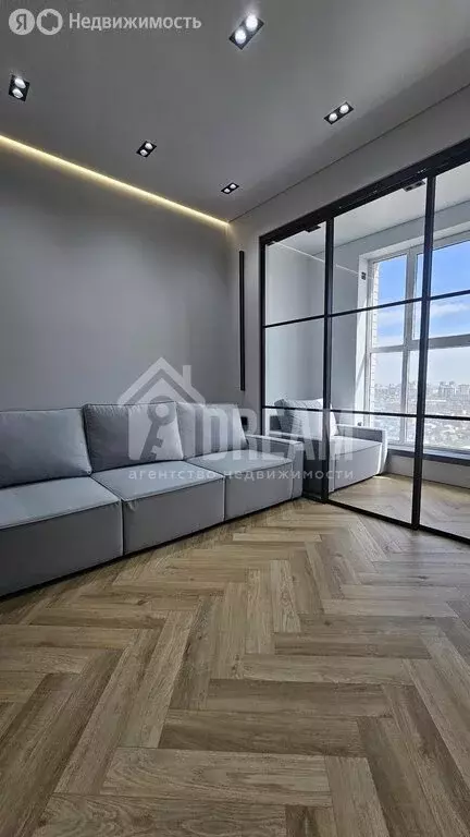 2-комнатная квартира: Волгоград, улица Полоненко, 10 (56.6 м) - Фото 1