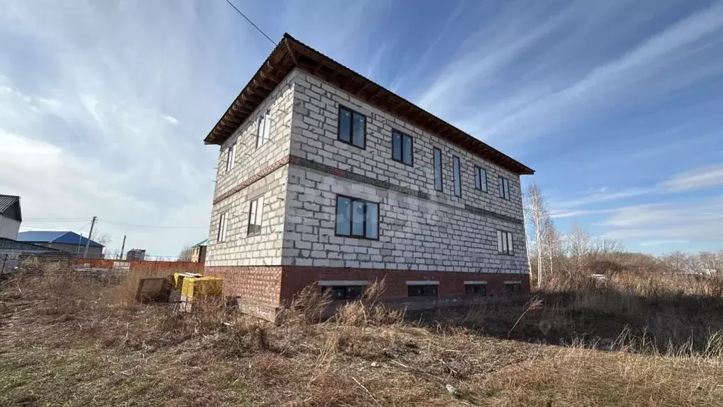 Дом в Новосибирская область, Новосибирск 3-й Памирский мкр, 33А (387 ... - Фото 1
