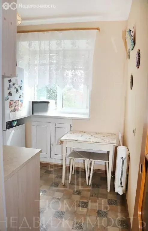 2-комнатная квартира: Тюмень, улица Карла Маркса, 127 (40 м) - Фото 1